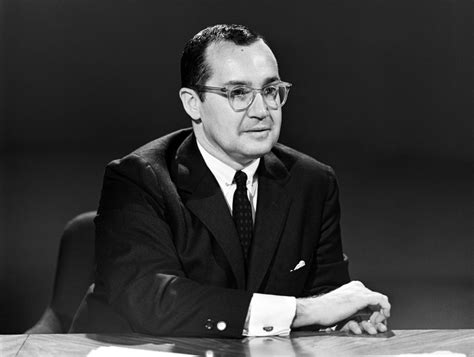 Newton N. Minow, who in the early 1960s famously proclaimed that network television was a “vast wasteland,” dies at 97